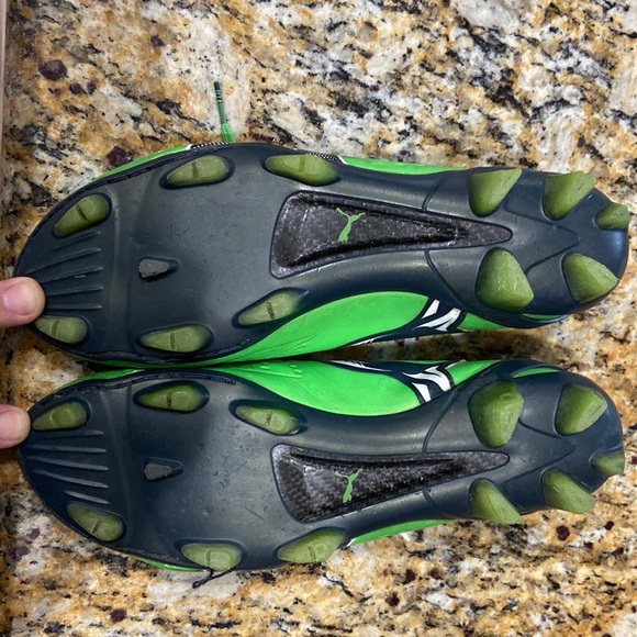 Men’s Puma Cleats - Picture 9 of 10